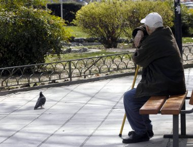 Έρχονται αλλαγές και περικοπές στις αποδοχές συνταξιούχων του Δημοσίου